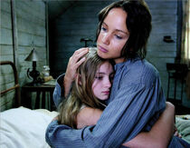 Katniss prim hug