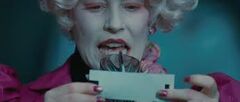 Effie anunciando un nuevo tributo.jpg