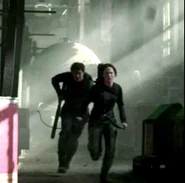 Китнисс, беги! .jpg (143 КБ) Гейл в роли телохранителя Китнисс