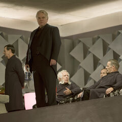 Plutarch junto con otros Vigilantes