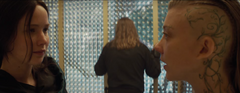 Cressida hablando con Katniss.png