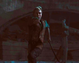 Боббин преследует Сноу и Плинта