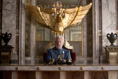 Presidente Snow en su sala principal