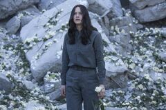 Katniss luego del bombardeo al Distrito 13.jpg