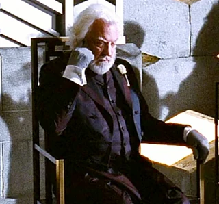 Президент К.Сноу