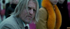 Haymitch viendo los 74° Juegos del Hambre