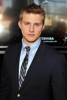 Alexander-ludwig-001-683x1024