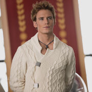 Finnick-Capitol-Couture-600x600