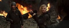 Pollux filmando a Katniss.jpg