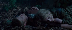Glimmer durmiendo en el hombro de Cato