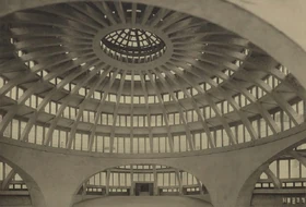 Купол зала Столетия в г. Вроцлав, Польша. Он стал местом съёмок Десятых Голодных игр