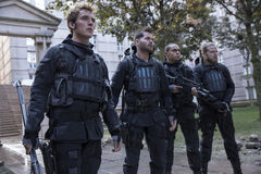 Finnick, Mesalla, Castor y Pollux en Sinsajo, parte 2.jpg