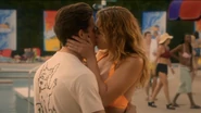 Robby and Tory kiss at water park 5x04.jpg (149 KB)