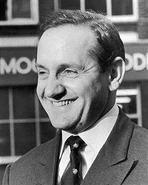 Detective Superintendent Leonard 'Nipper' Read of Scotland Yard arrives at the Old Bailey in London, for the Krays' murder trial. It was he who arrested the brothers.