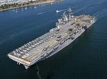 450px-Amphibious assault ship USS Makin Island (LHD 8) (cropped)