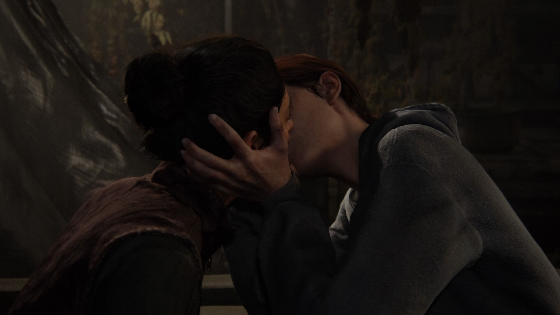 Dina and Ellie kiss.jpg