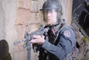 Lee detaining smugglers