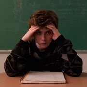 Sydney Novak portrayed by Sophia Lillis