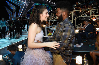 Lorde-and-Khalid-at-2017-vma-billboard-1548