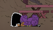 S4E26A Clyde can't carry his bag