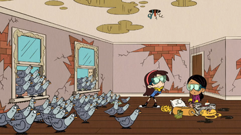 S4E01 Surrounded by pigeons