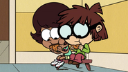 S2E20B Lisa and Darcy eat their cookie halves