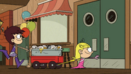 S3E26 Luna and Lola running into the kitchen