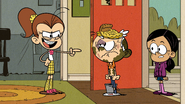 S1E18A Luan points and laughs