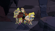 S5E18 The tired Louds are traversing the cave