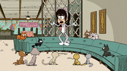 S6E11A Mrs. Bernardo doing a performance to the other cats