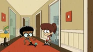 "All right, Clyde! Keep it going!"