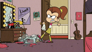 S1E24A Luan kicking over the birthday cakes