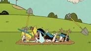 S7E01B Lori and her friends fall into Sand Trap's U prank.png (2.79 MB)