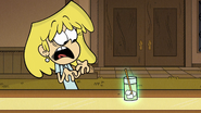 S5E05 A drink pushes itself towards her