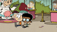 S2E09A Lincoln and Clyde kicked out