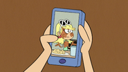 S5E21A Leni is covered in gravy