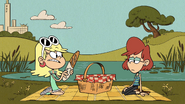 S3E14A Becky and Leni at a picnic