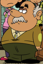 Hector wearing a pineapple necklace.png
