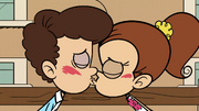 S3E25A Luan and Benny kissing