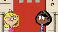 S5E22A They arrive at the Loud House