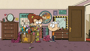 S1E24A Luan asks Lincoln to be her clown assistant