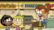 S5E22A Luan approaches Lola and Cricket.png (2.64 MB)