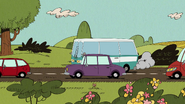 S6E09B Leni lands back on the road