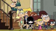 “Come on, kids! We're running late!”