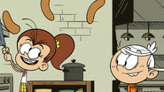 S6E08A Luan flings pancakes