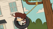 S03E16A Lynn on tire swing