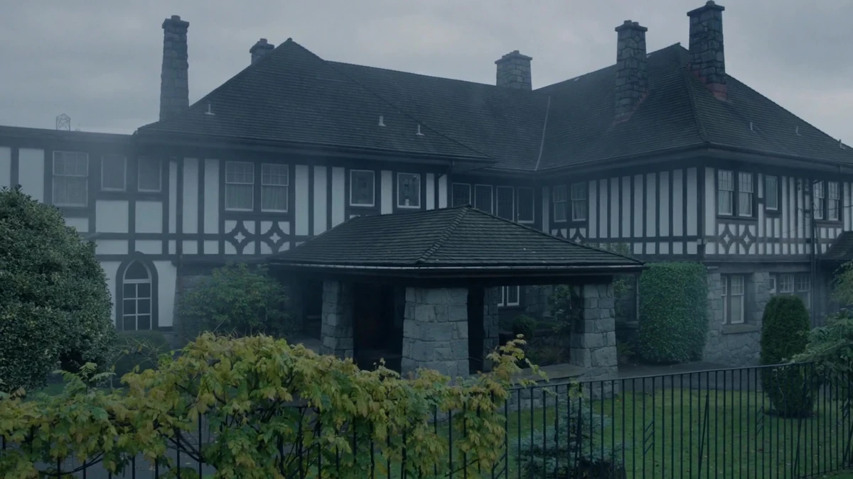 Plover Estate The Magicians Wiki Fandom