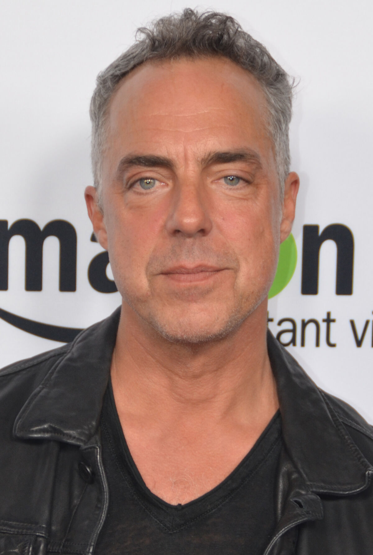 DCnautas - Revelada a primeira imagem de Titus Welliver