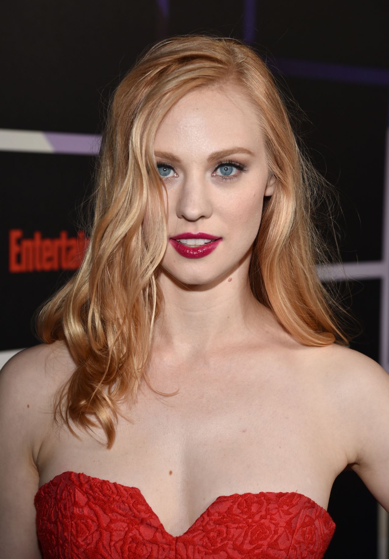 deborah ann woll hot wallpaper