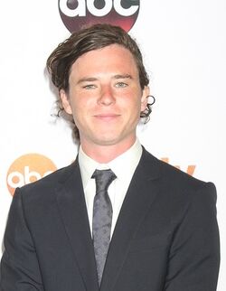 Charlie McDermott.jpg
